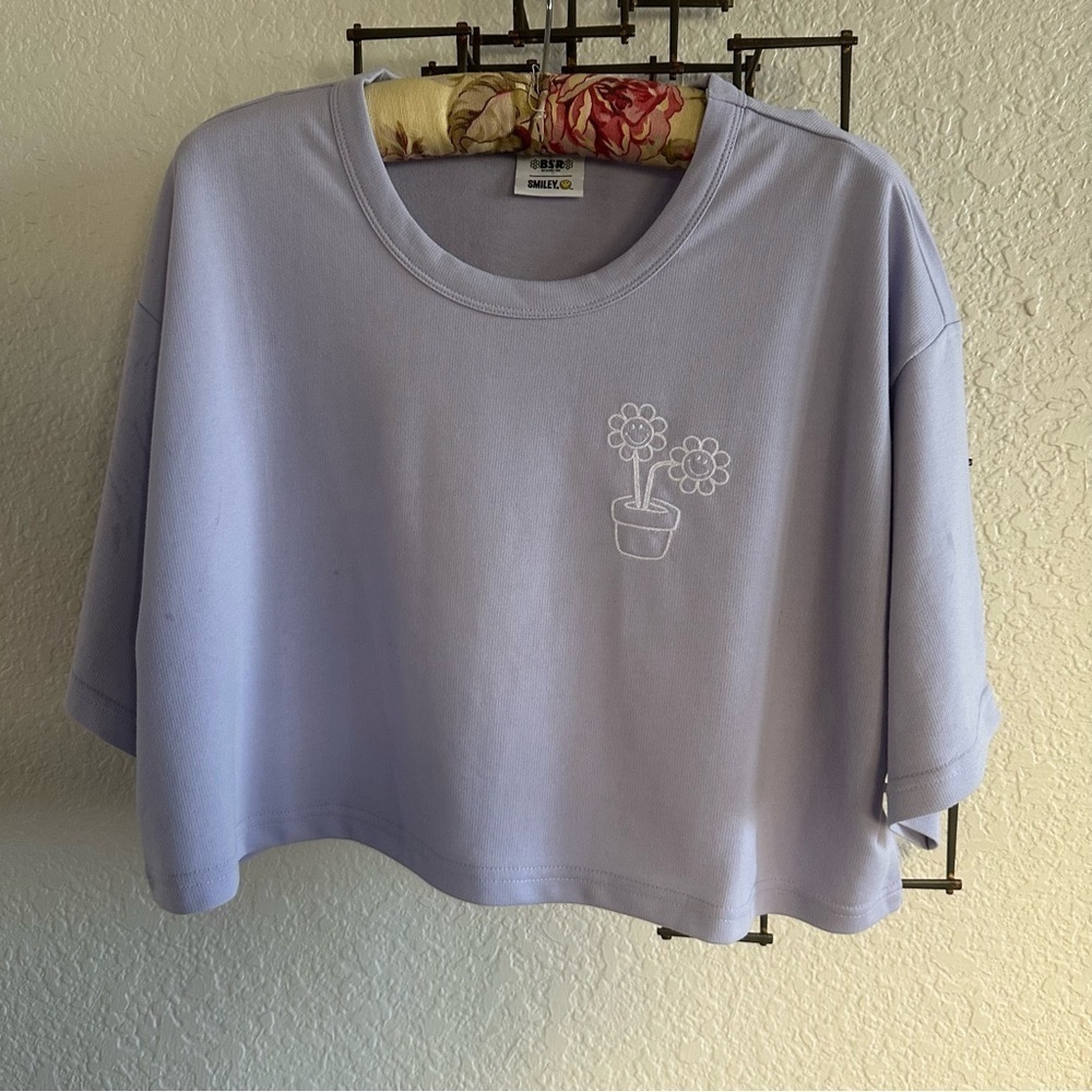 Samii Ryan Lavender Smiley Crop Tee NWT - Picture 3 of 6